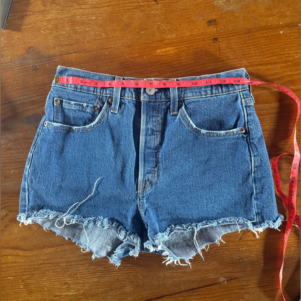 Levi high waisted shorts